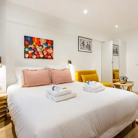 Cmg Montmartre - Cottages Paris